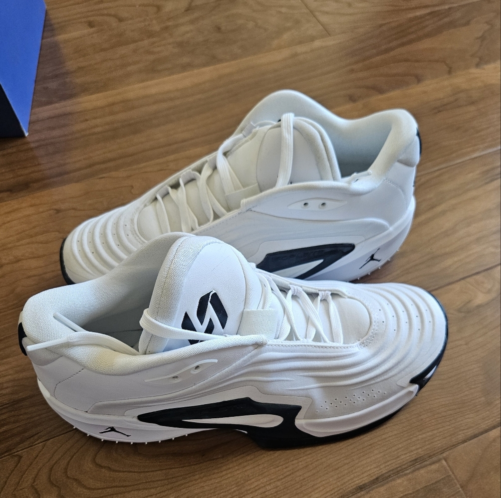 NIKE Jordan Luka 3 Basketball Shoes Mens 9.5